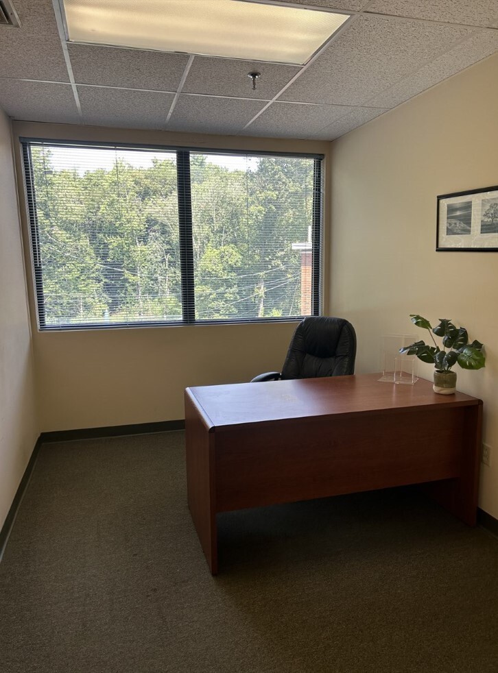 434 Old Connecticut Path, Framingham, MA for lease Interior Photo- Image 1 of 5