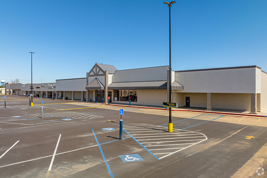 1100 E Main St, New Iberia, LA for lease - Primary Photo - Image 1 of 16