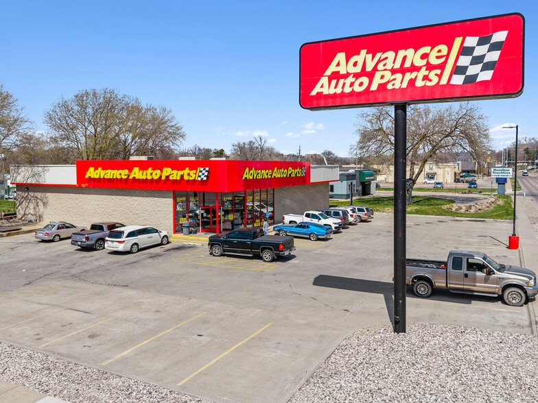 2201 Hamilton Blvd, Sioux City, IA for sale - Building Photo - Image 1 of 8