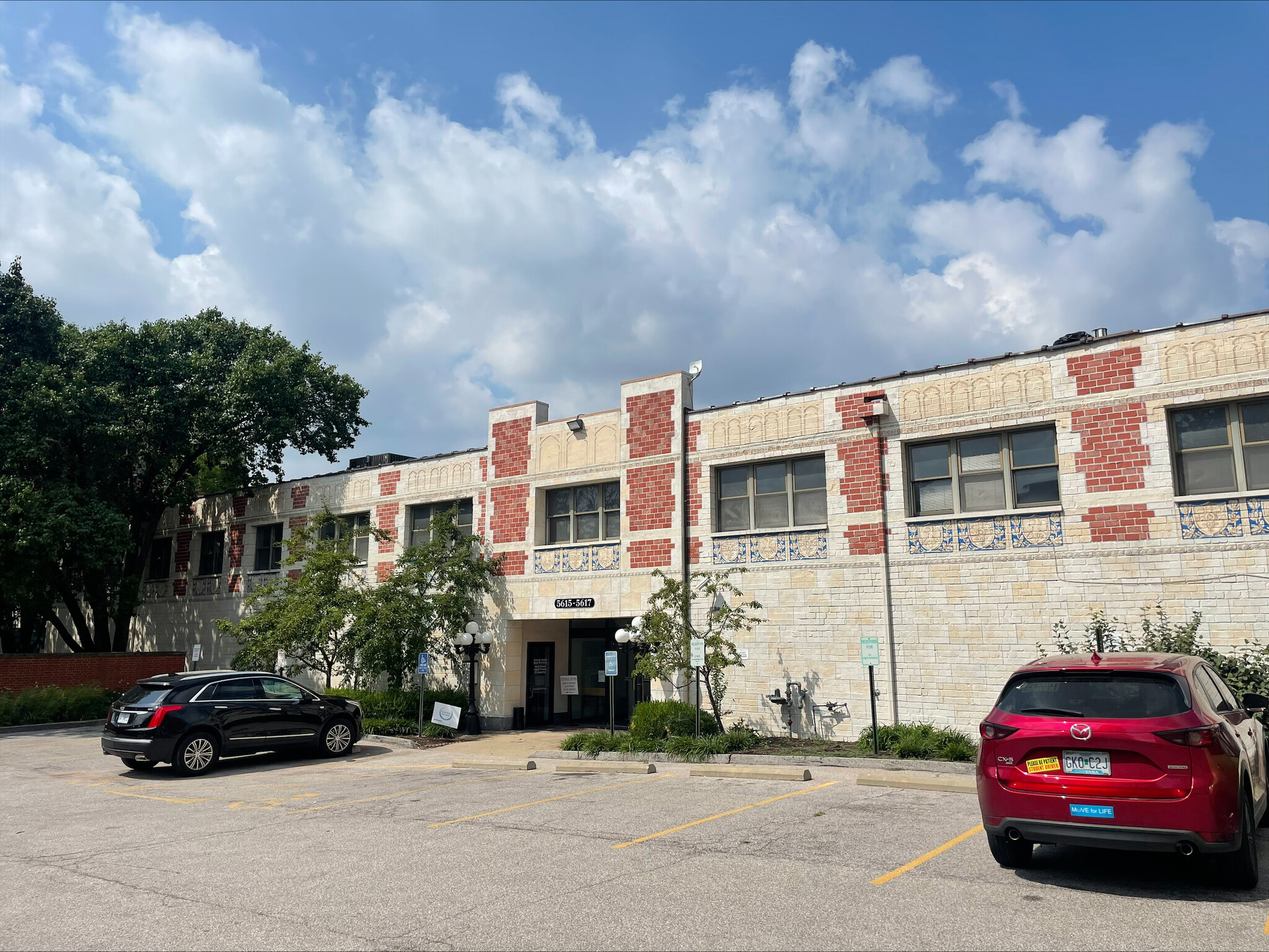 5615 Pershing Ave, Saint Louis, MO for lease Building Photo- Image 1 of 2