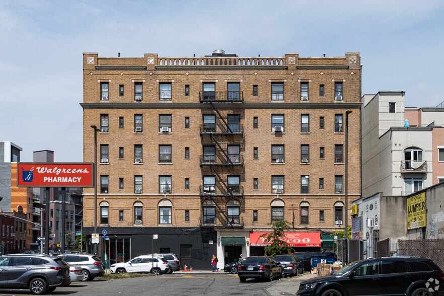 7 Meserole St, Brooklyn, NY for lease - Building Photo - Image 2 of 3