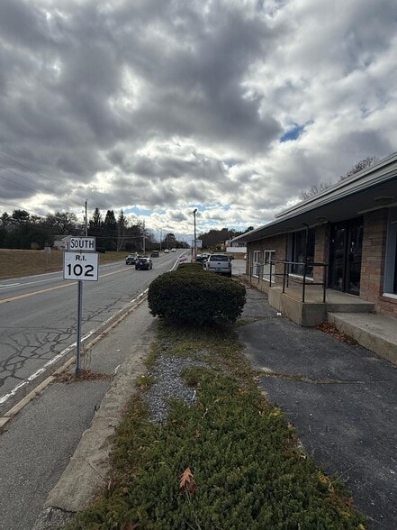 1435 Victory Hwy, North Smithfield, RI for lease - Building Photo - Image 2 of 11