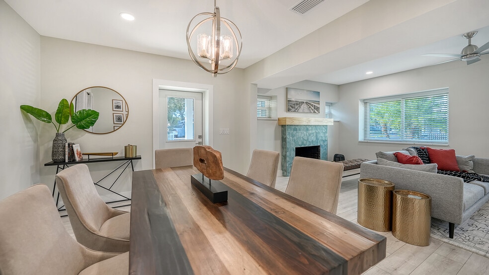 1901 & 1905 Morrill St, Sarasota, FL for sale - Interior Photo - Image 2 of 23