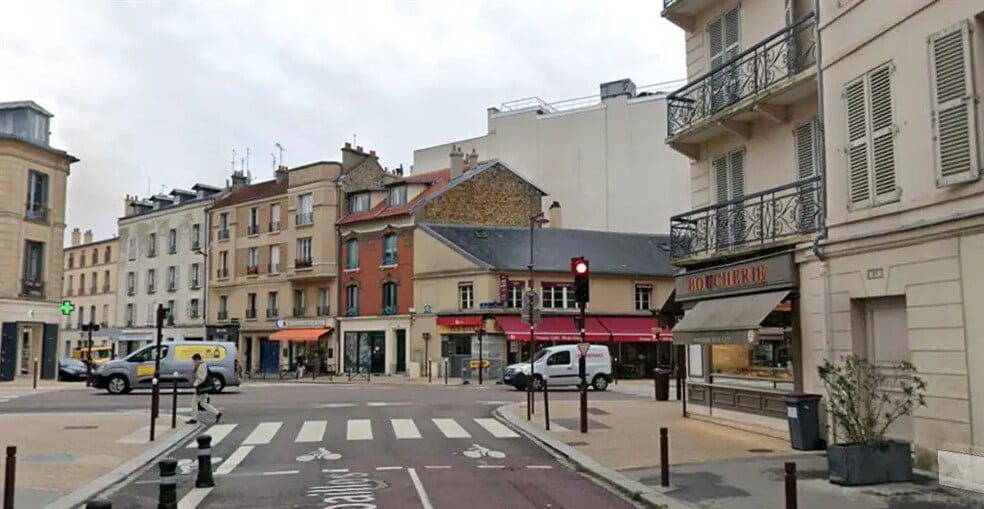 Retail in Versailles for lease - Building Photo - Image 1 of 2