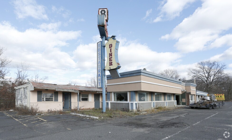 433 Route 33, East Windsor, NJ for sale - Primary Photo - Image 1 of 1