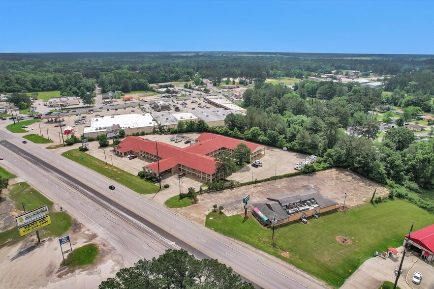 235 E Gibson St, Jasper, TX for lease - Building Photo - Image 3 of 35