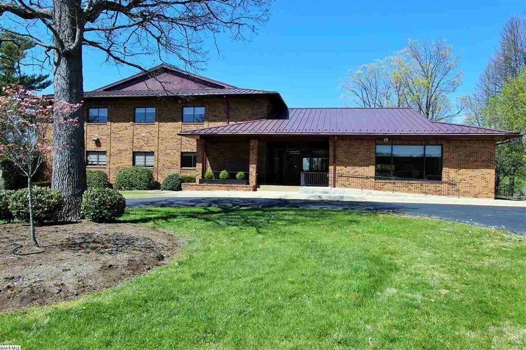 606 Greenville Ave, Staunton, VA 24401