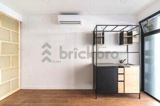 Retail in Barcelona, Barcelona for lease Interior Photo- Image 1 of 24