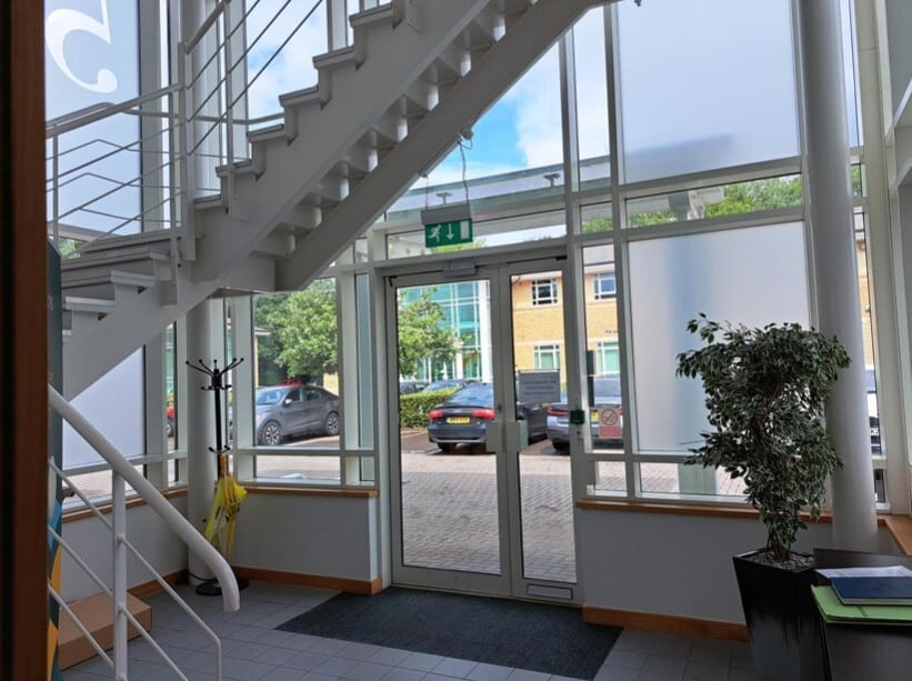 Mulberry Dr, Cardiff for lease Interior Photo- Image 1 of 3