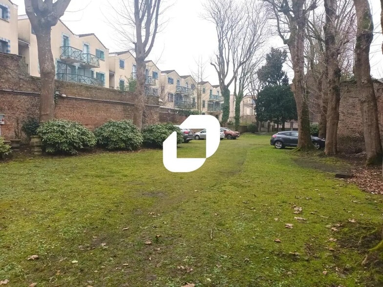 Office in Lille for lease - Building Photo - Image 2 of 7