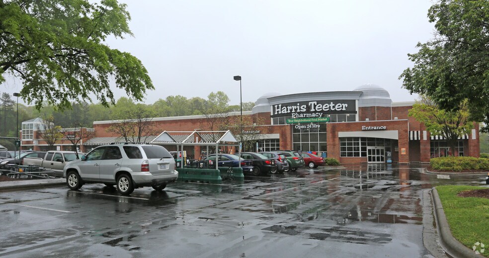1955-1961 N Peace Haven Rd, Winston-Salem, NC for sale - Primary Photo - Image 1 of 1