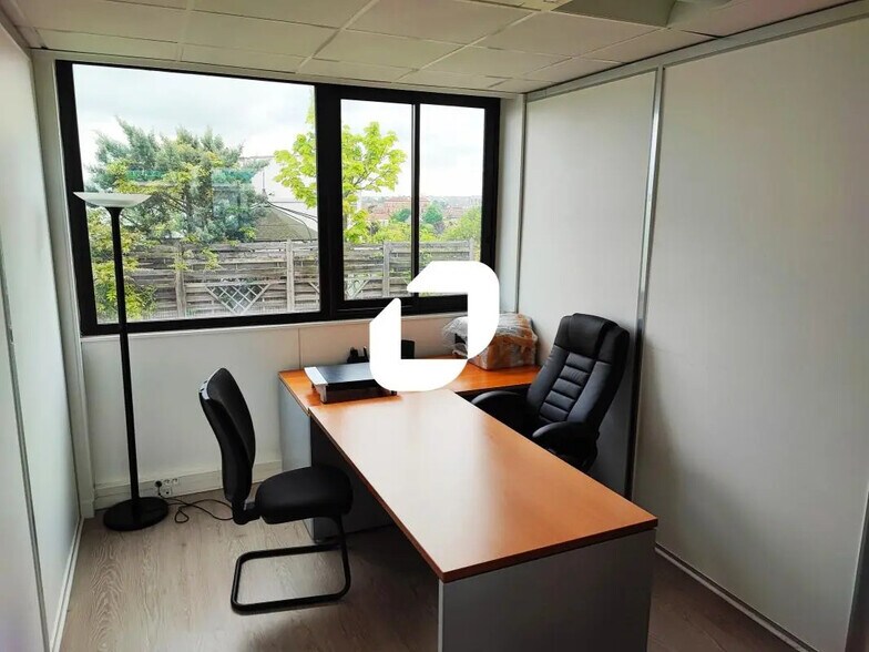 Office in Joinville-le-Pont for lease - Interior Photo - Image 2 of 4