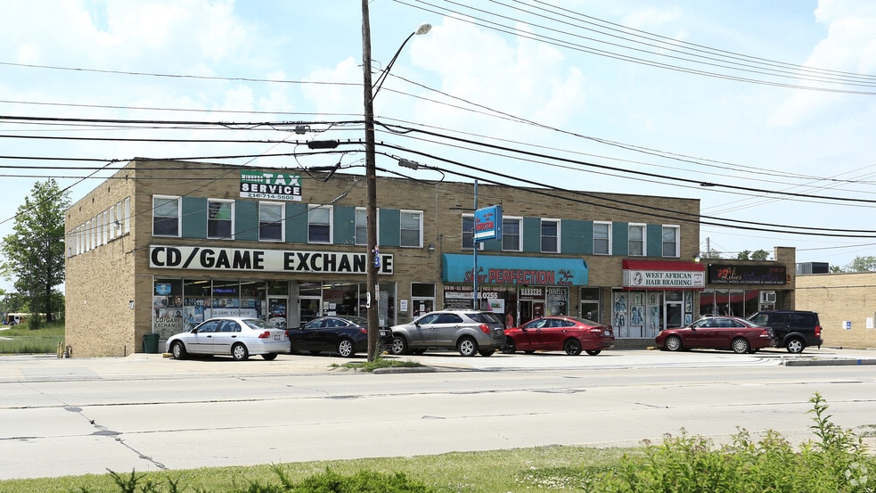5312-5328 Warrensville Center Rd, Maple Heights, OH for lease - Primary Photo - Image 1 of 2