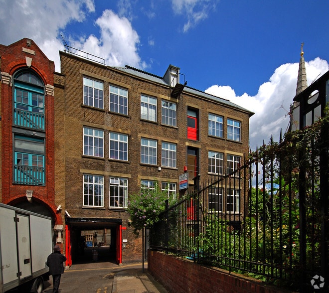8 Flitcroft St, London for lease - Primary Photo - Image 1 of 2