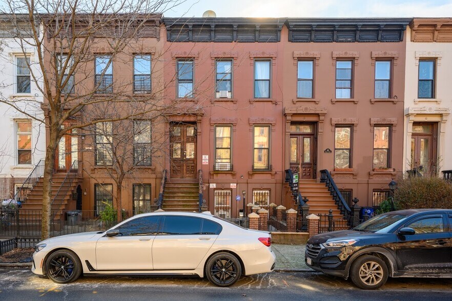 494 Halsey St, Brooklyn, NY 11233