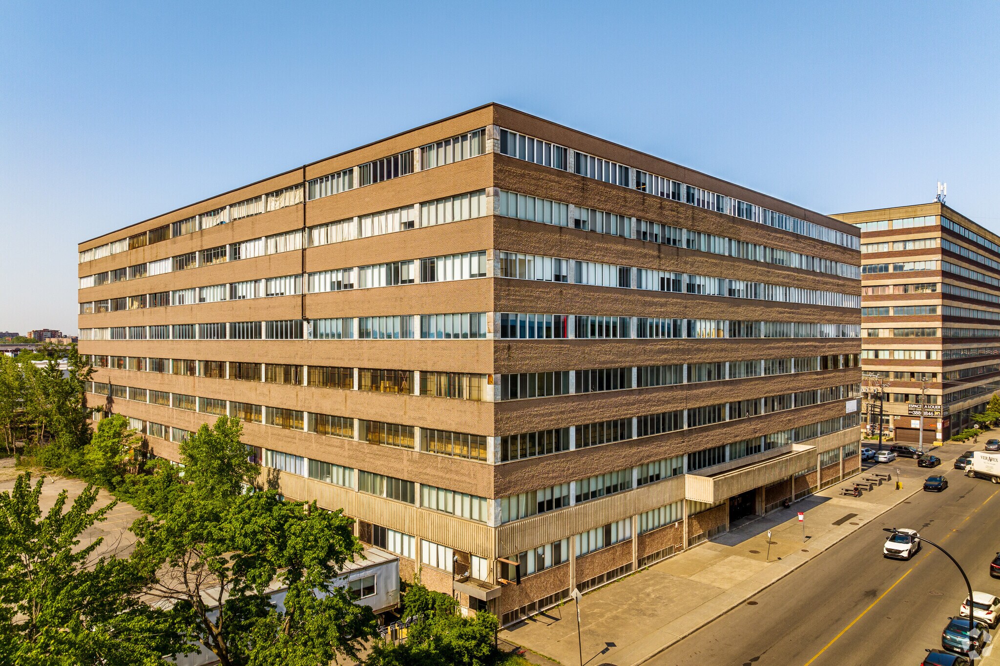 9500 Rue Meilleur, Montréal, QC for lease Primary Photo- Image 1 of 7