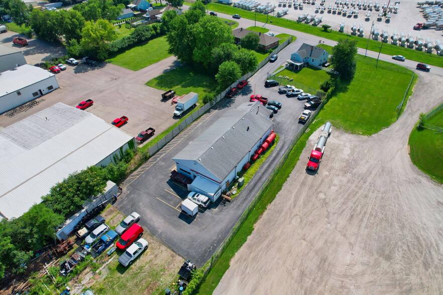 5166 Wagner Ford Rd, Dayton, OH for sale - Primary Photo - Image 1 of 33