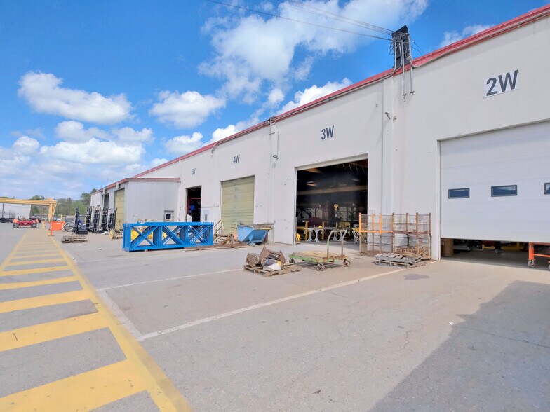 575 Page Av, Penticton, BC for sale - Building Photo - Image 3 of 15