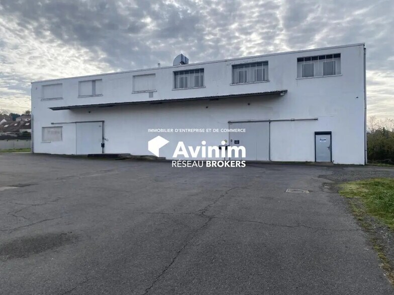 Flex in Saint-Yorre for sale - Building Photo - Image 2 of 7