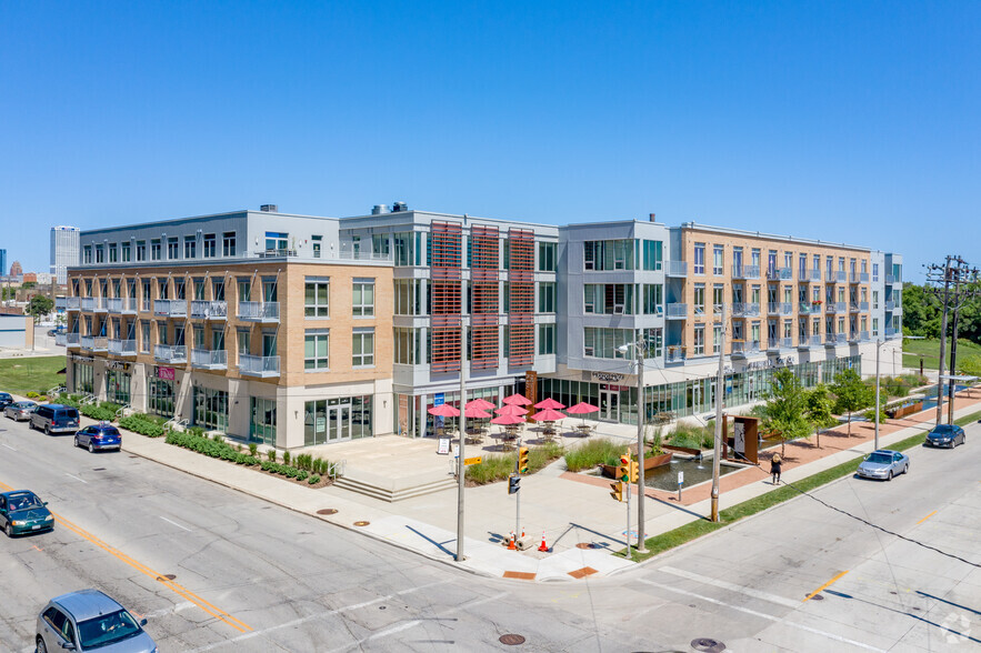 1320 S 1st St, Milwaukee, WI for lease - Building Photo - Image 1 of 5