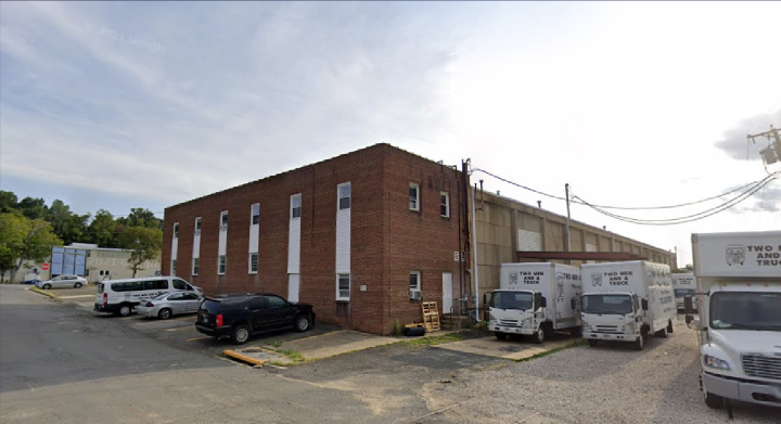 5920 Farrington Ave, Alexandria, VA for lease - Building Photo - Image 1 of 2