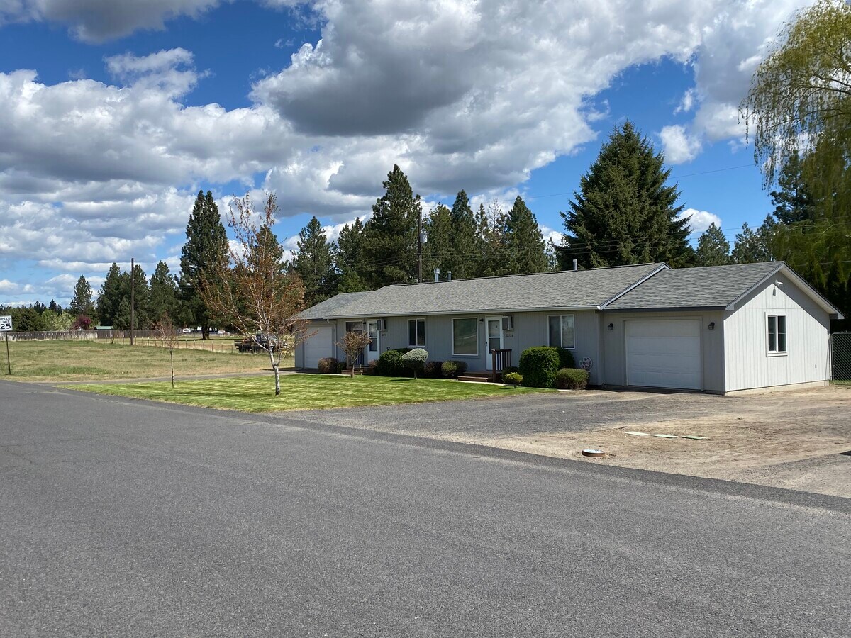 12703 N Sheridan St, Mead, WA 99021