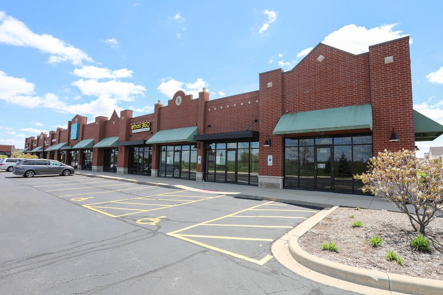 1037-1061 W Orchard Rd, North Aurora, IL for lease - Building Photo - Image 2 of 11