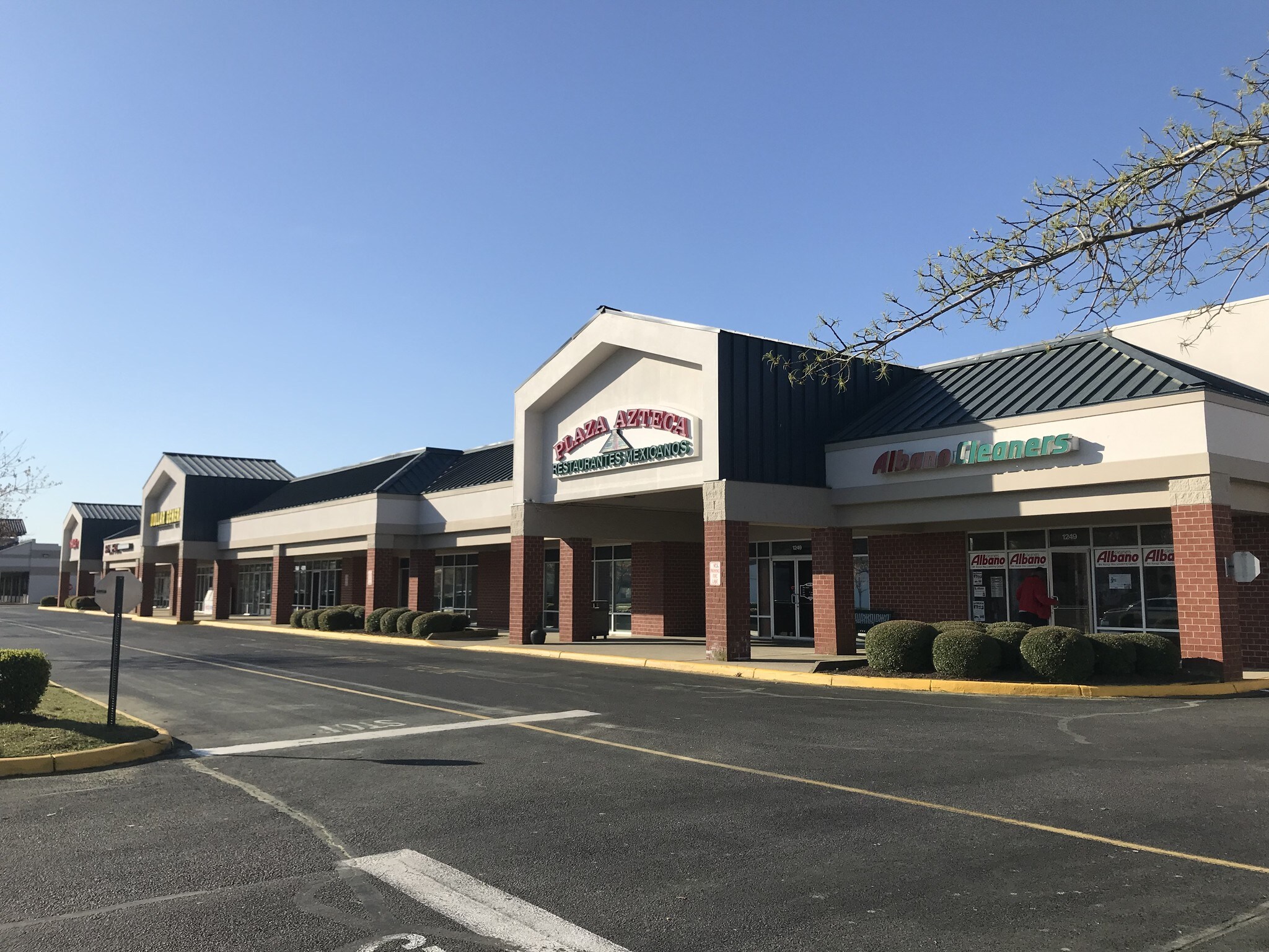 1217 Cedar Rd, Chesapeake, VA 23322 Las Gaviotas Shopping Center