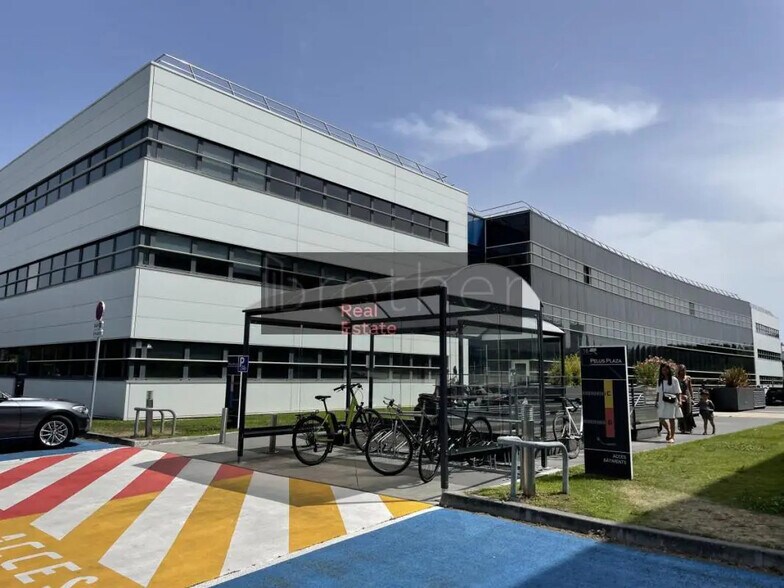 Office in Mérignac for lease - Building Photo - Image 2 of 9