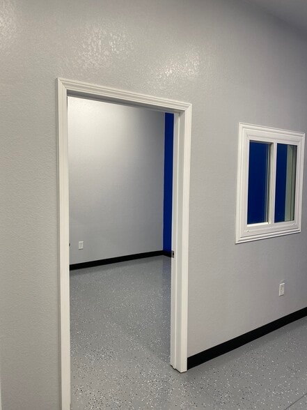 24436 FM 1314 Rd, Porter, TX for lease - Interior Photo - Image 2 of 7