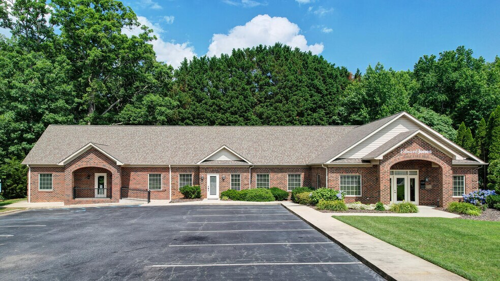 1404 Front St, Reidsville, NC for sale - Building Photo - Image 2 of 51