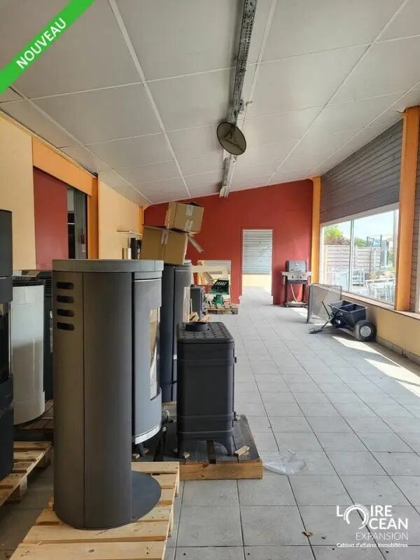 Flex in Saint-Hilaire-de-Chaléons for lease Interior Photo- Image 1 of 5