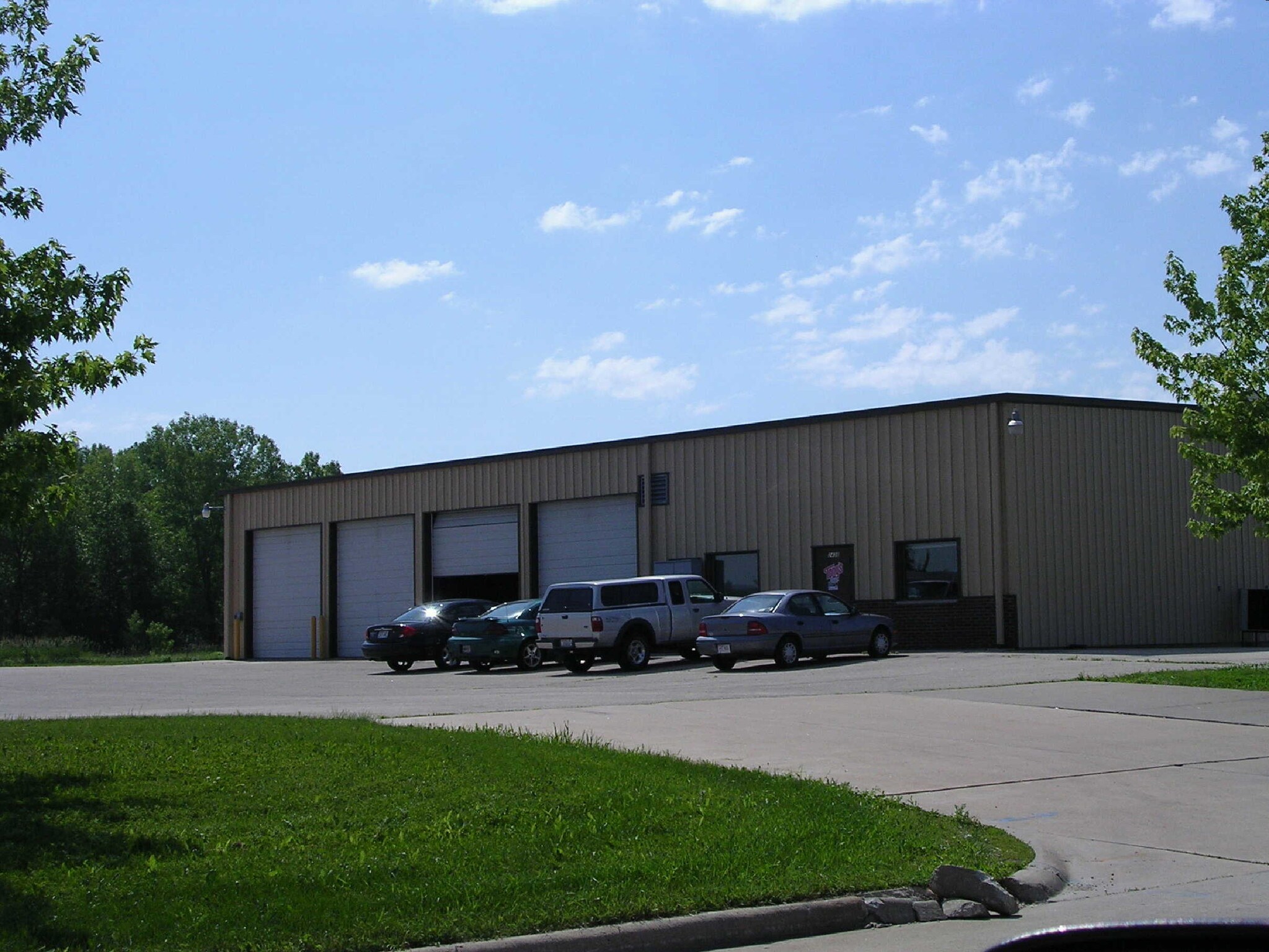 2434 Progress Ct, Neenah, WI for sale Primary Photo- Image 1 of 1