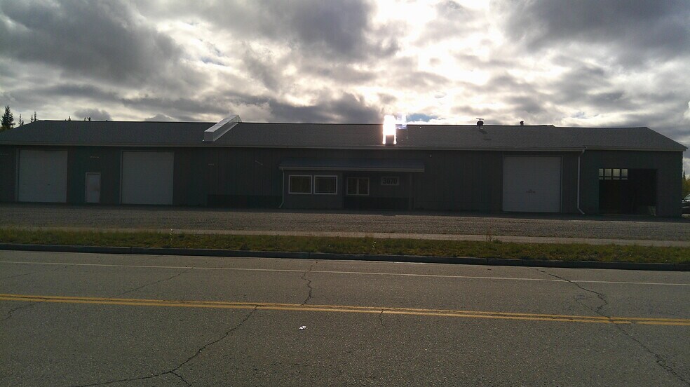 3070 Phillips Field Rd, Fairbanks, AK for sale - Building Photo - Image 1 of 1