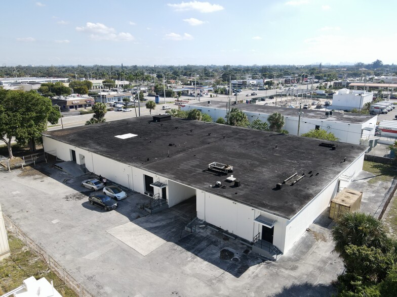 18470 NW 27th Ave, Miami Gardens, FL for sale - Building Photo - Image 1 of 32