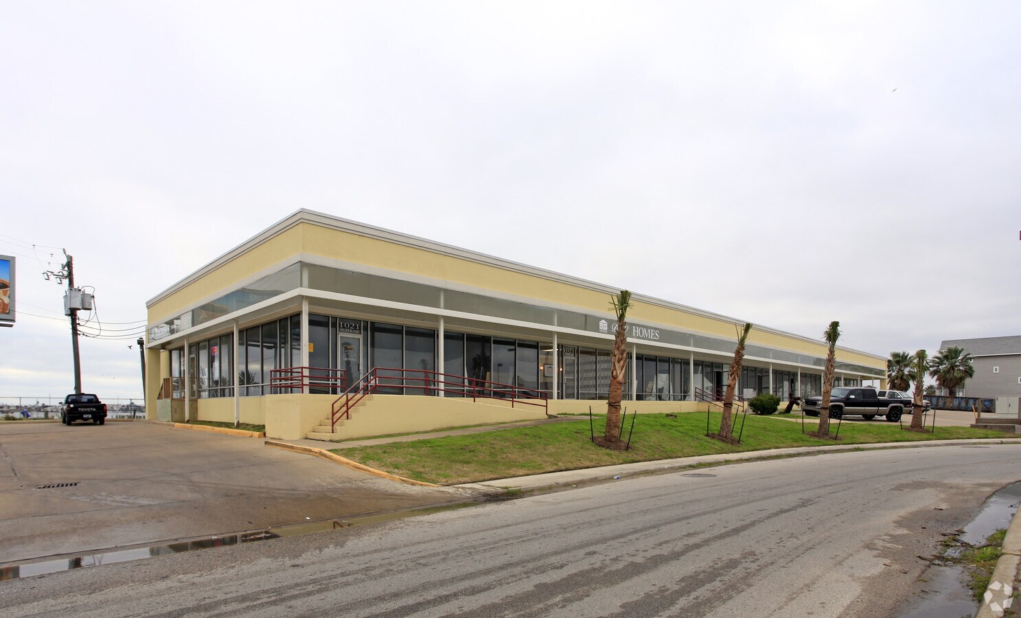 1021 61st St, Galveston, TX 77551