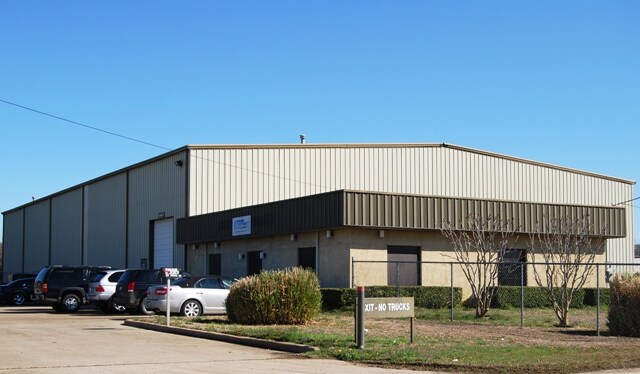 260 Gilbert Cir, Grand Prairie, TX for sale Primary Photo- Image 1 of 1