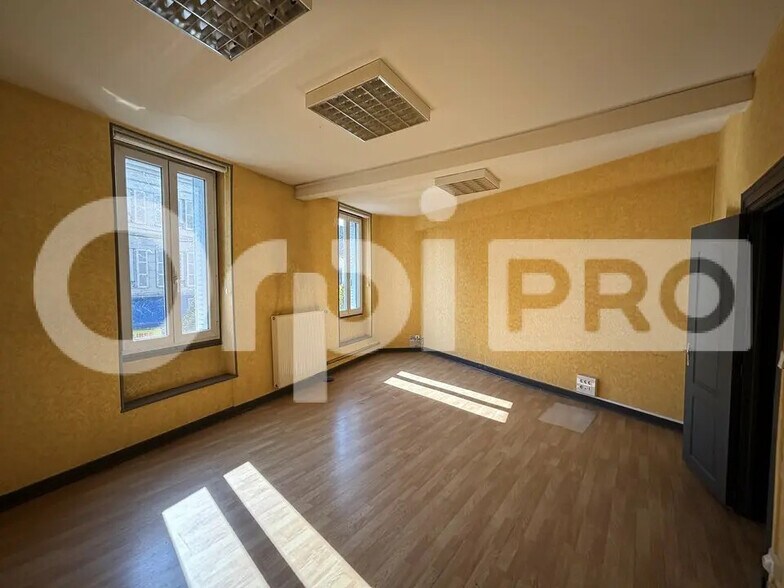 Office in Montluçon for lease - Interior Photo - Image 3 of 5