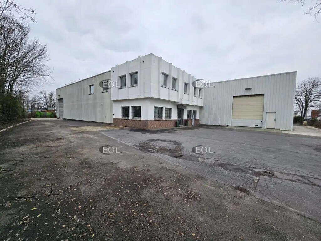 Location Local d'activités 1 280 m² - Photo 1