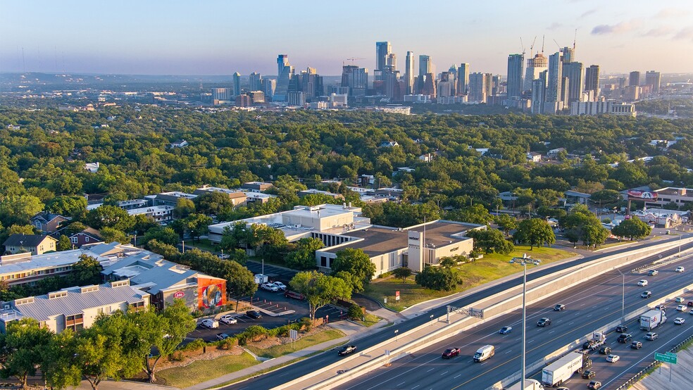 2100 S Interstate 35 S, Austin, TX for lease - Building Photo - Image 1 of 17