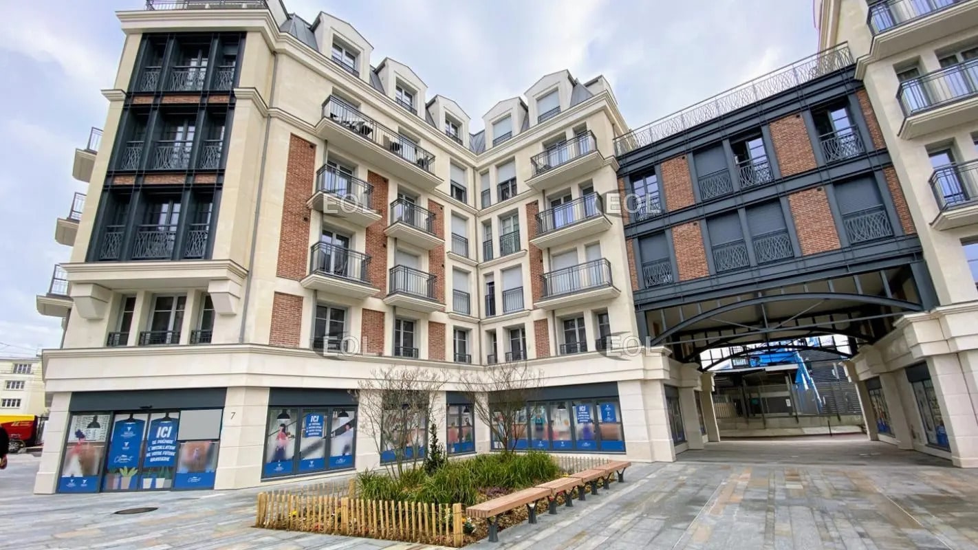 Retail in Clamart for lease Building Photo- Image 1 of 6