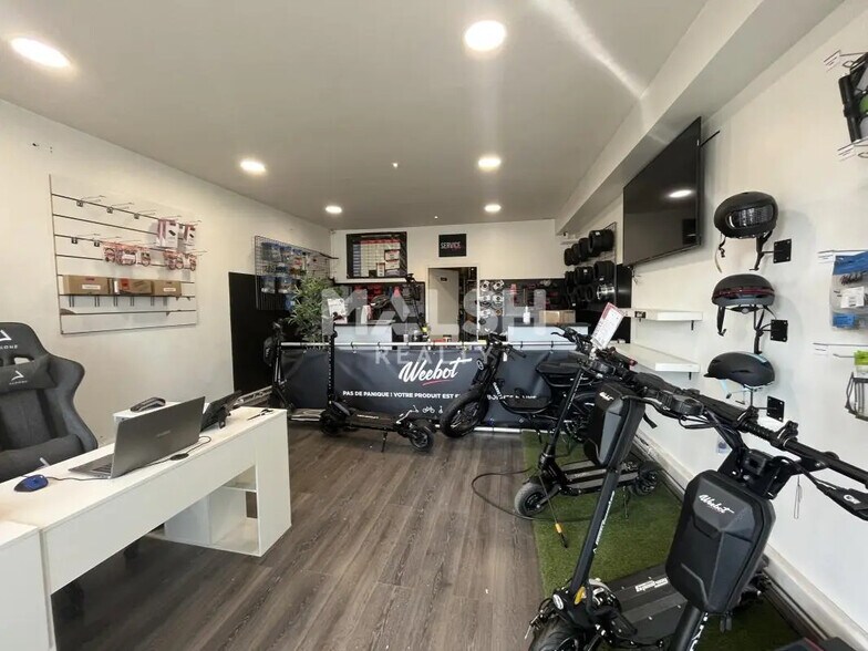 Retail in Lyon for lease - Interior Photo - Image 3 of 5