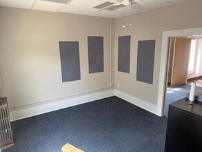 104 W 4th St, Royal Oak, MI for lease Interior Photo- Image 2 of 4