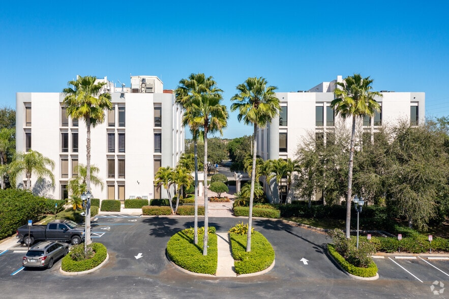 1201 19th Pl, Vero Beach, FL for lease - Building Photo - Image 2 of 15