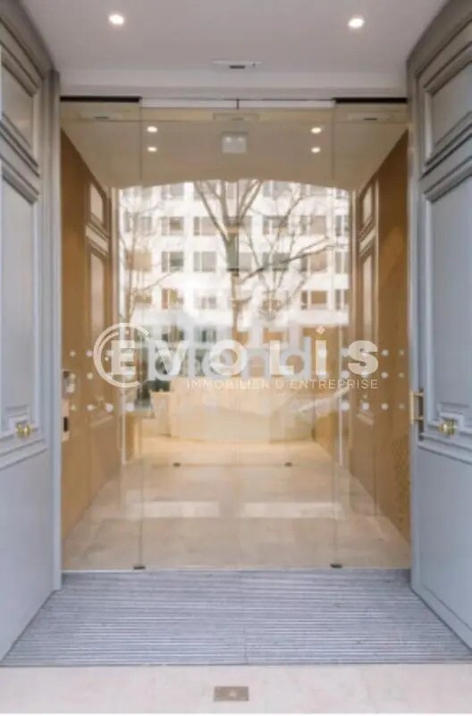 Office in Paris for lease Lobby- Image 1 of 11