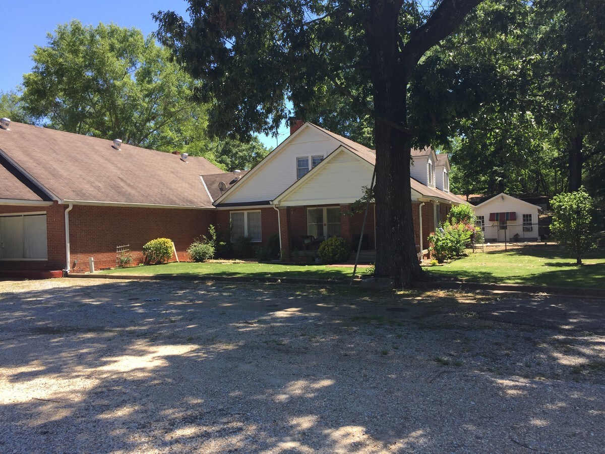 12069 US Highway 80 W, Shorter, AL 36075