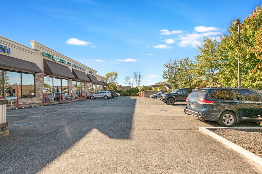 4553 Arthur Kill Rd, Staten Island, NY for lease - Building Photo - Image 2 of 13