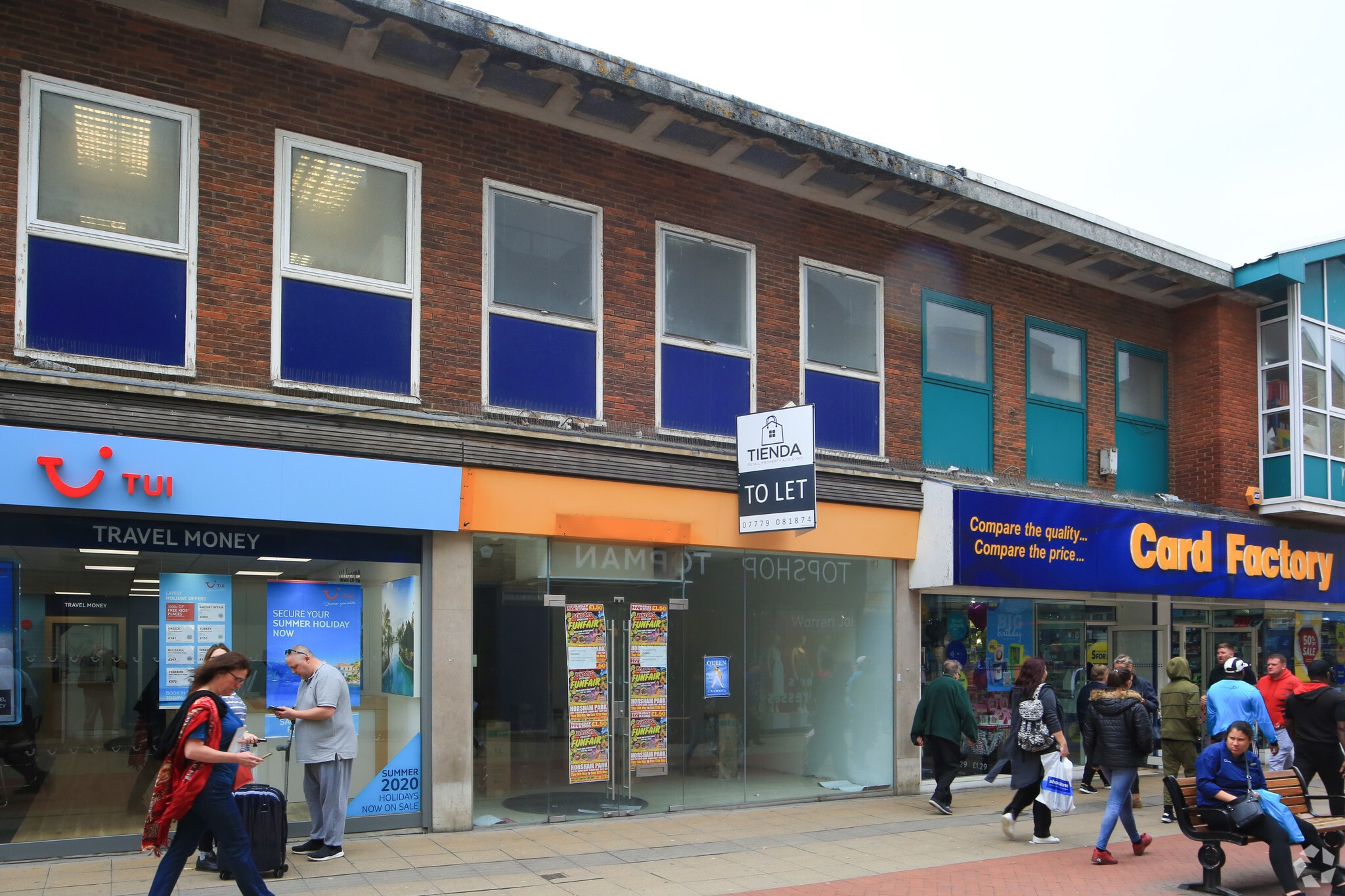 20 The Martletts, Crawley for sale Primary Photo- Image 1 of 1