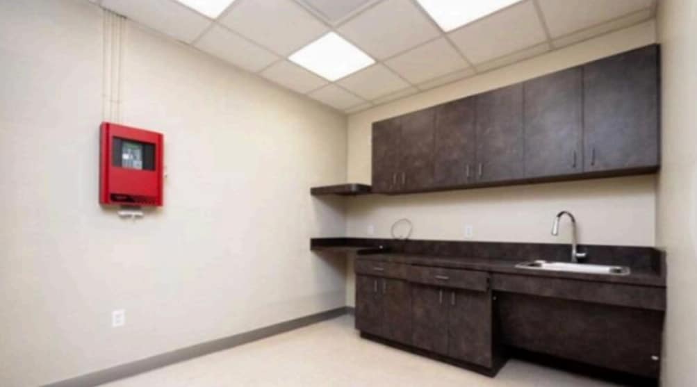 435-437 Broadway, Bayonne, NJ for lease Interior Photo- Image 1 of 13