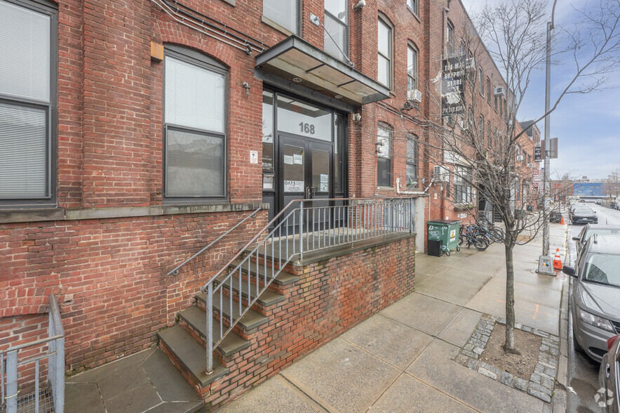 168 7th St, Brooklyn, NY for lease - Building Photo - Image 2 of 4